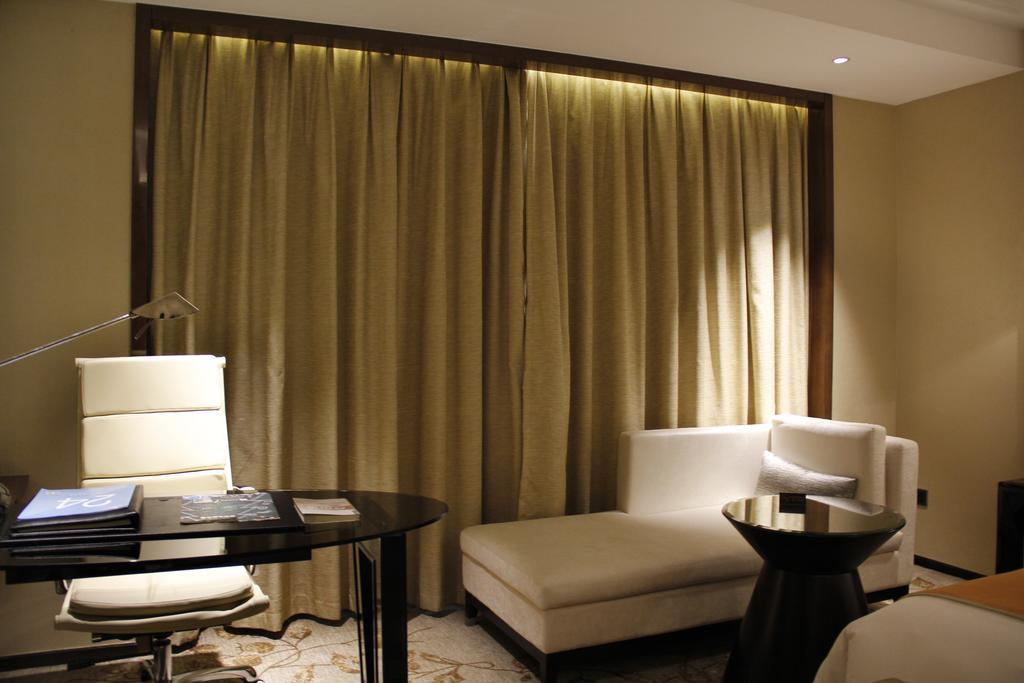 Swissotel Гуанчжоу Экстерьер фото